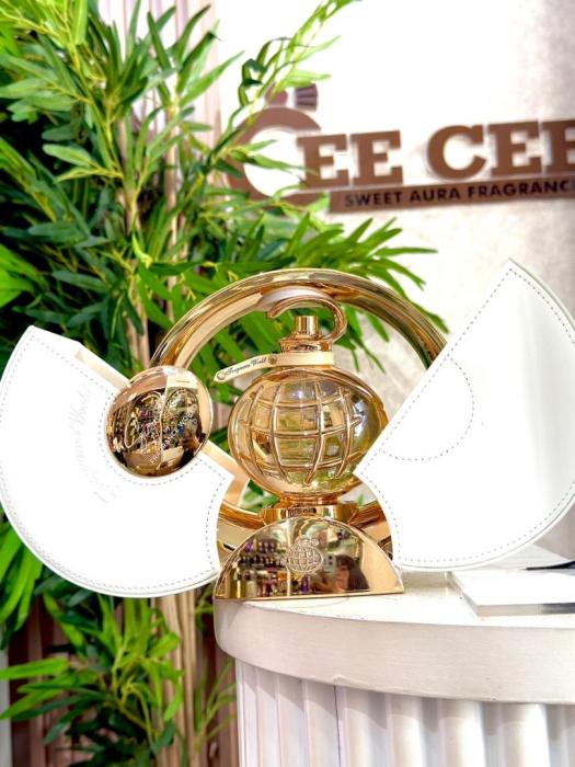 FRAGRANCE WORLD SIGNATURE WHITE