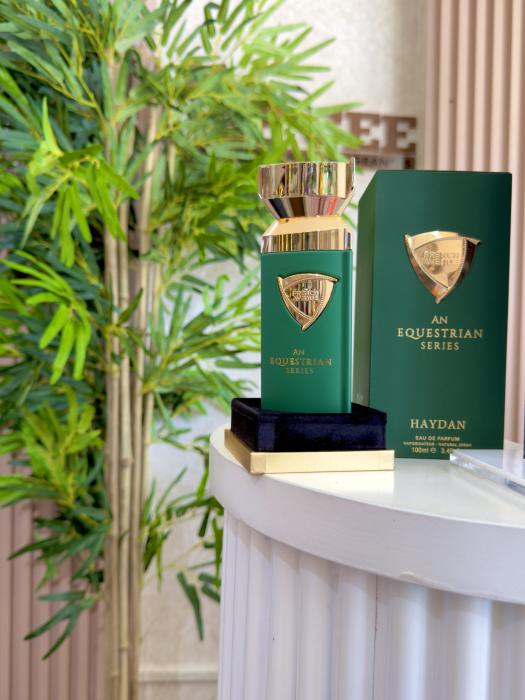 FRENCH AVENUE AN EQUESTRIAN SERIES (HAYDAN)