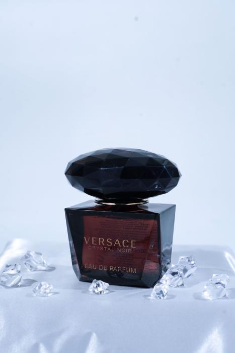 VERSACE CRYSTAL NOIR PARFUM