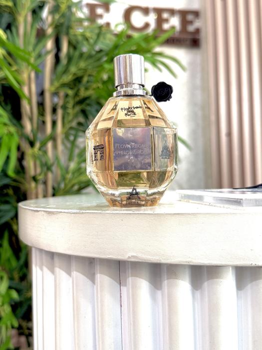 VICTOR AND ROLF FLOWER BOMB DE PARIS